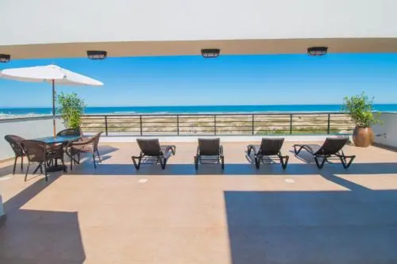 Ponta dos Molhes Beach Flat