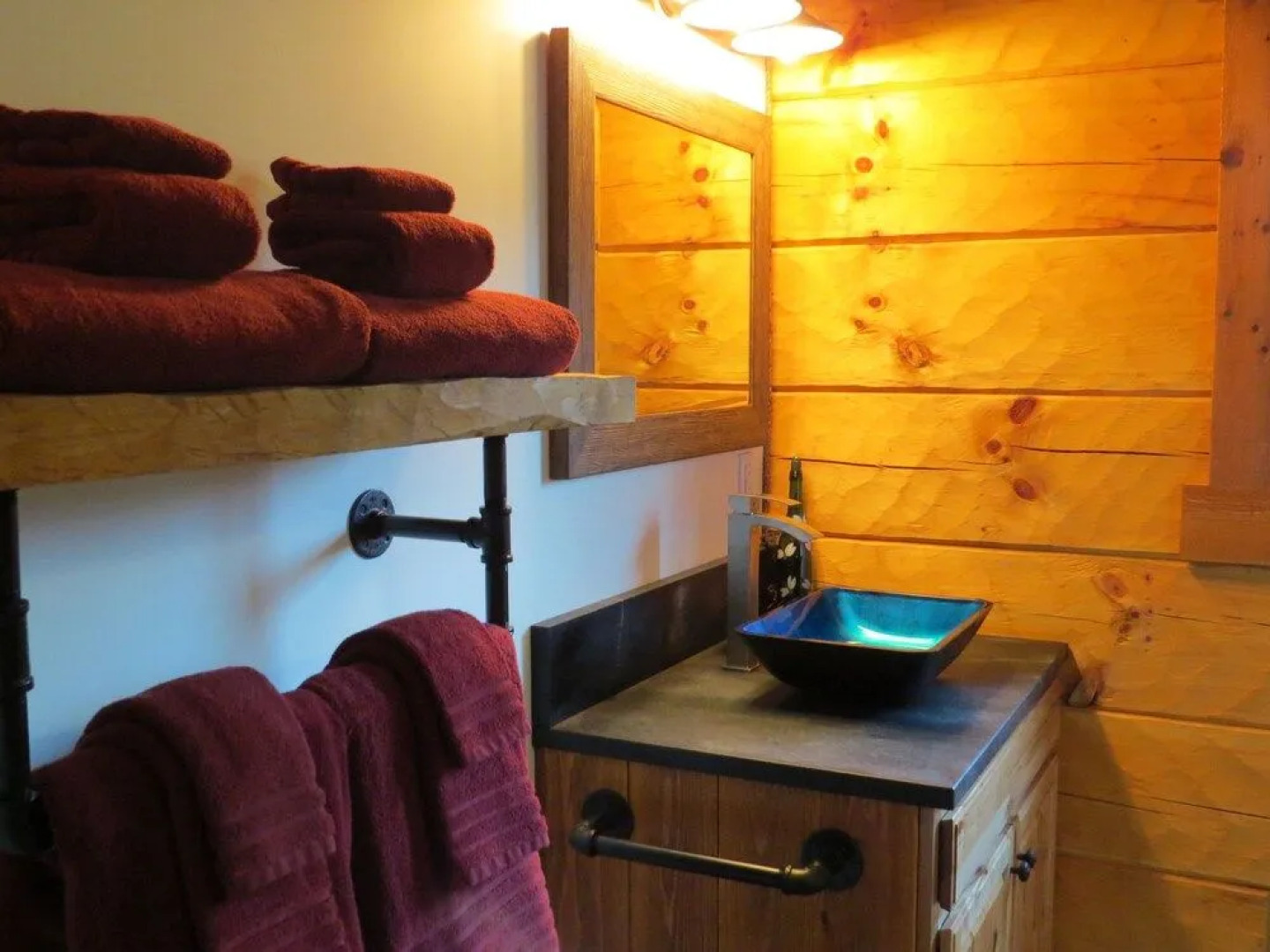 Southern Comfort Lakeside Cabin Resort