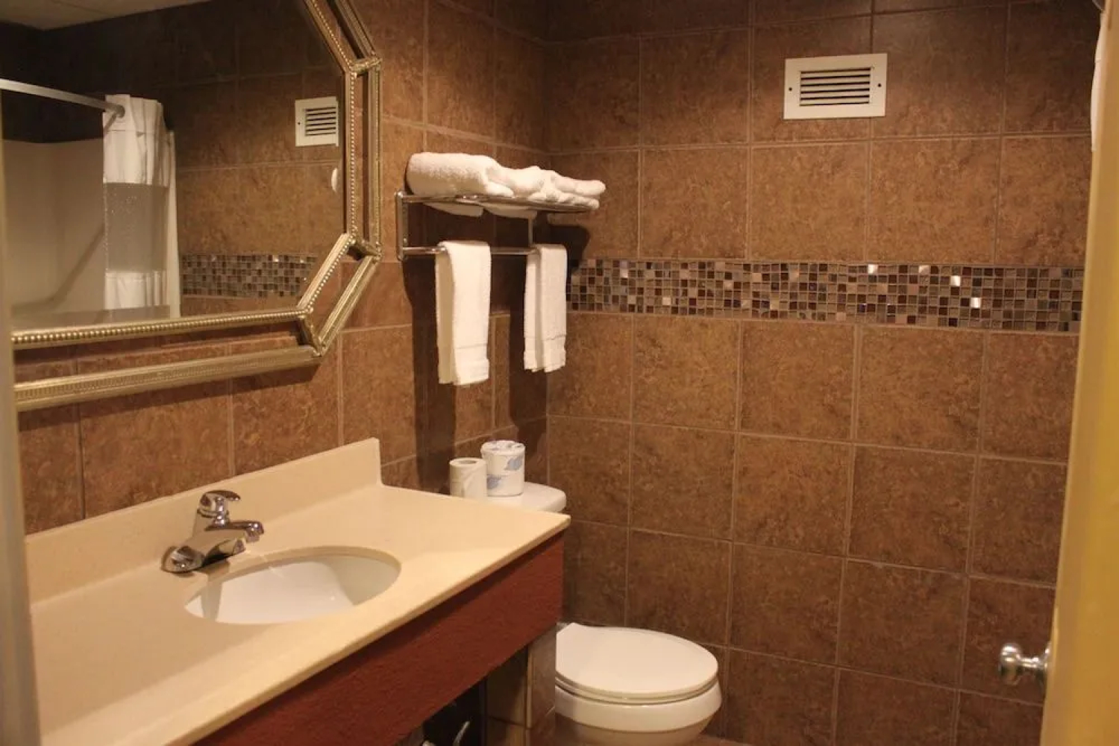Whaler Inn and Suites