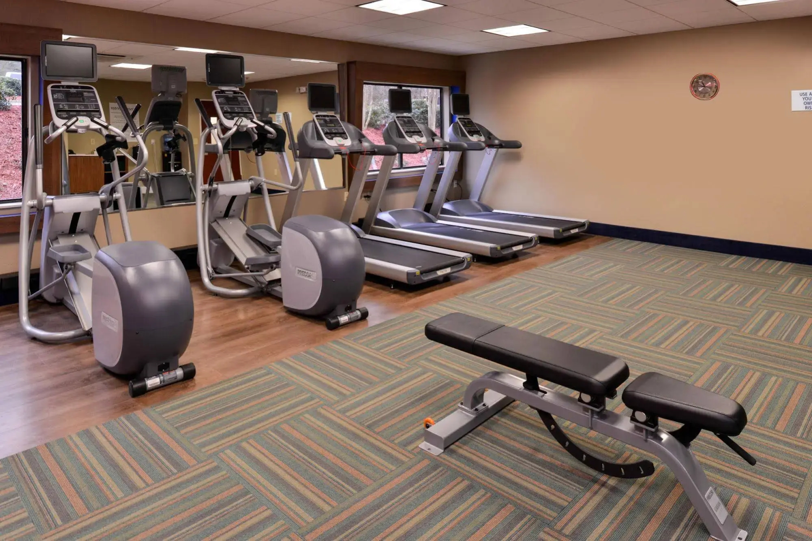 Holiday Inn Express & Suites Raleigh NE - Medical Ctr Area by IHG
