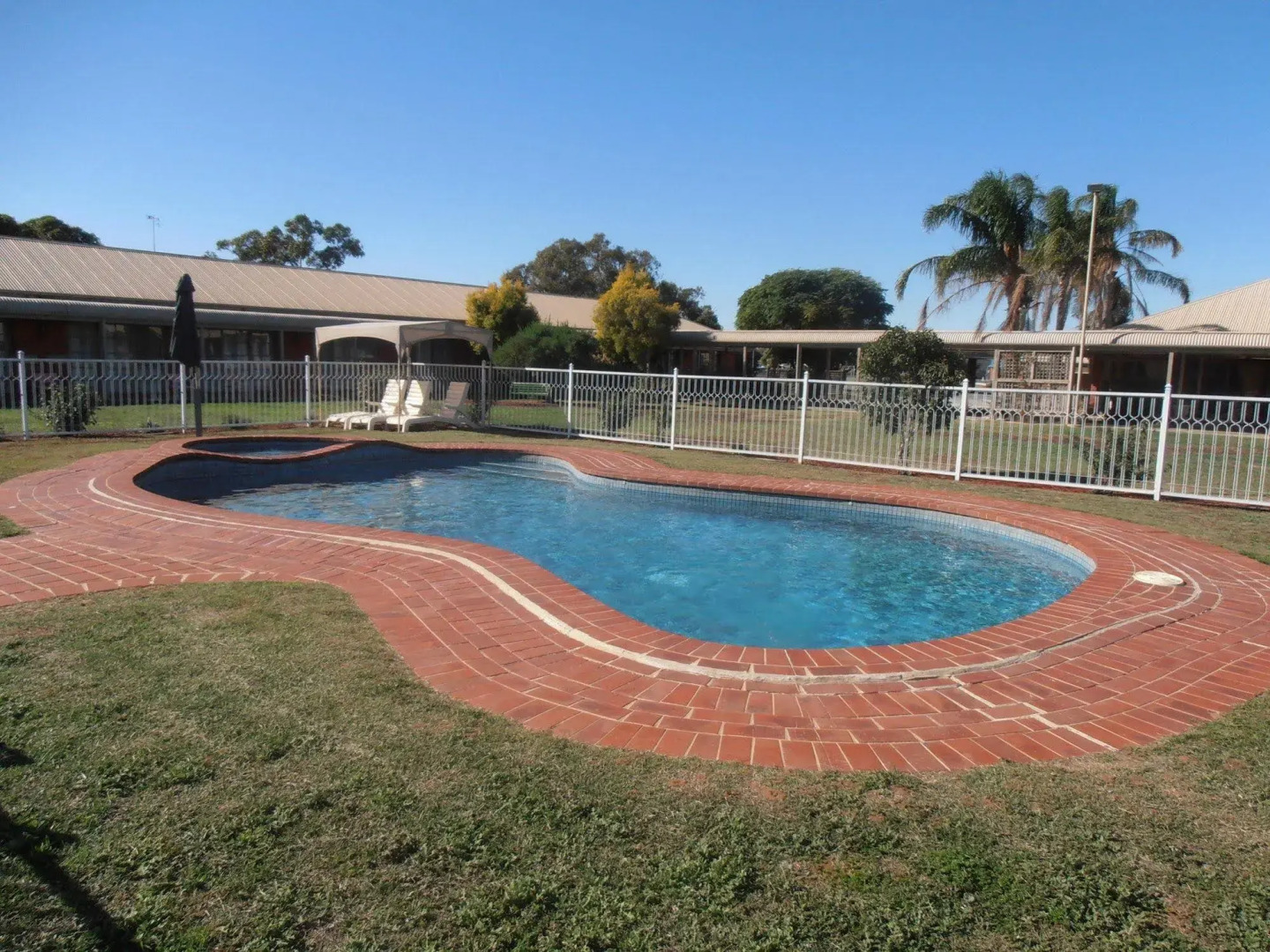 All Rivers Motor Inn