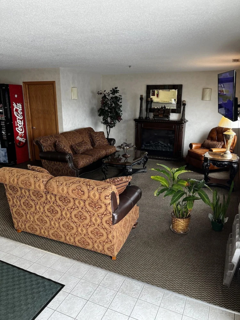 Budget Host Inn & Suites