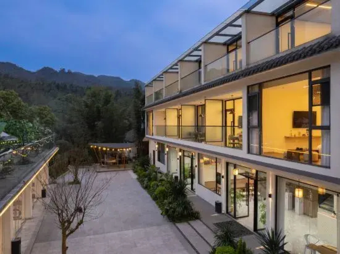 Qiannan Bamboo Sea Yanqi. Private Tang Homestay