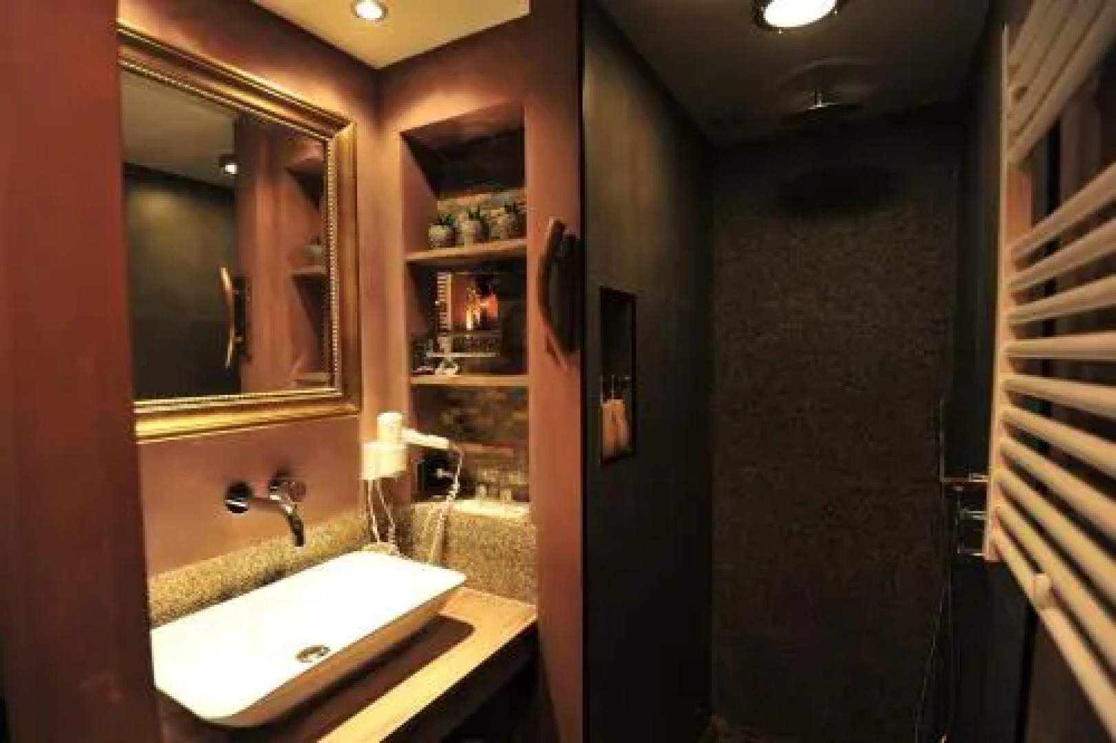 Agapanthus bed and breakfast