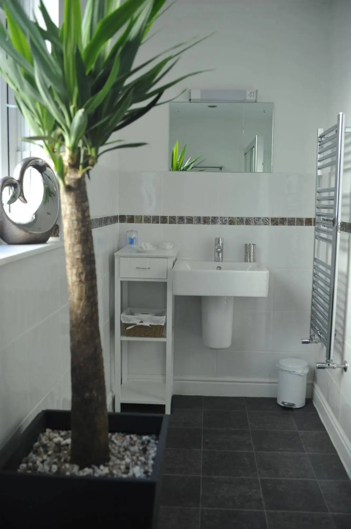 St John's Lodge (incl off-site health club)