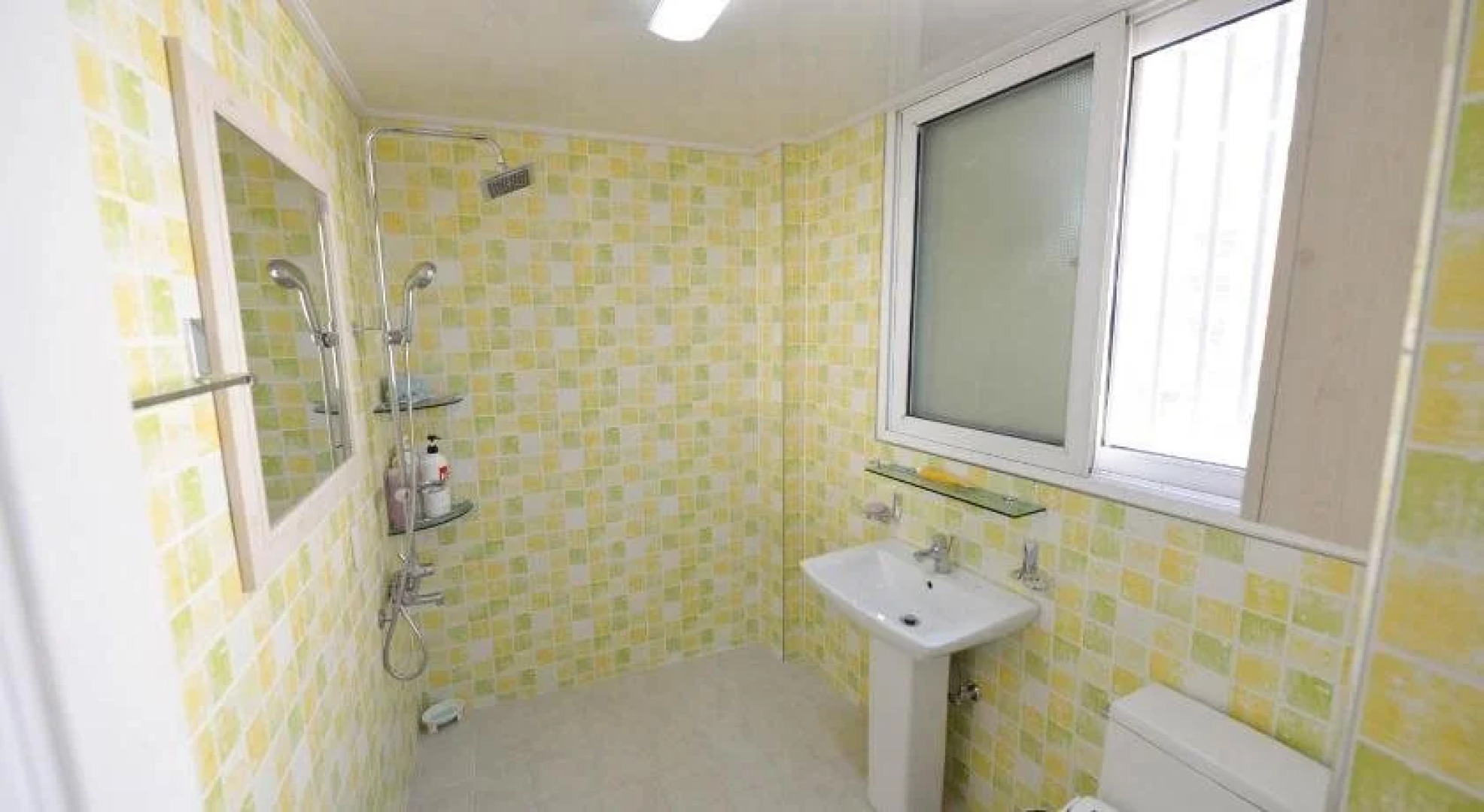 Linker Party House - Hostel