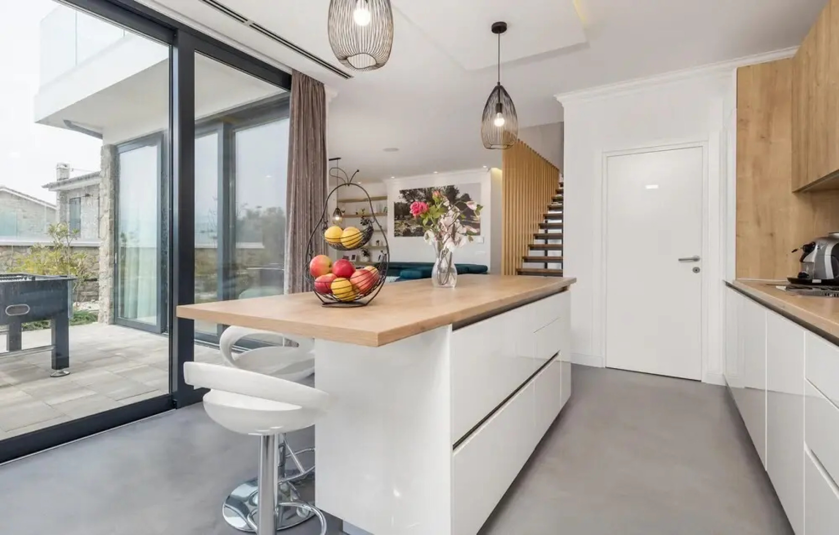 Stunning Home in Lun With 4 Bedrooms, Wifi and Outdoor Swimming Pool