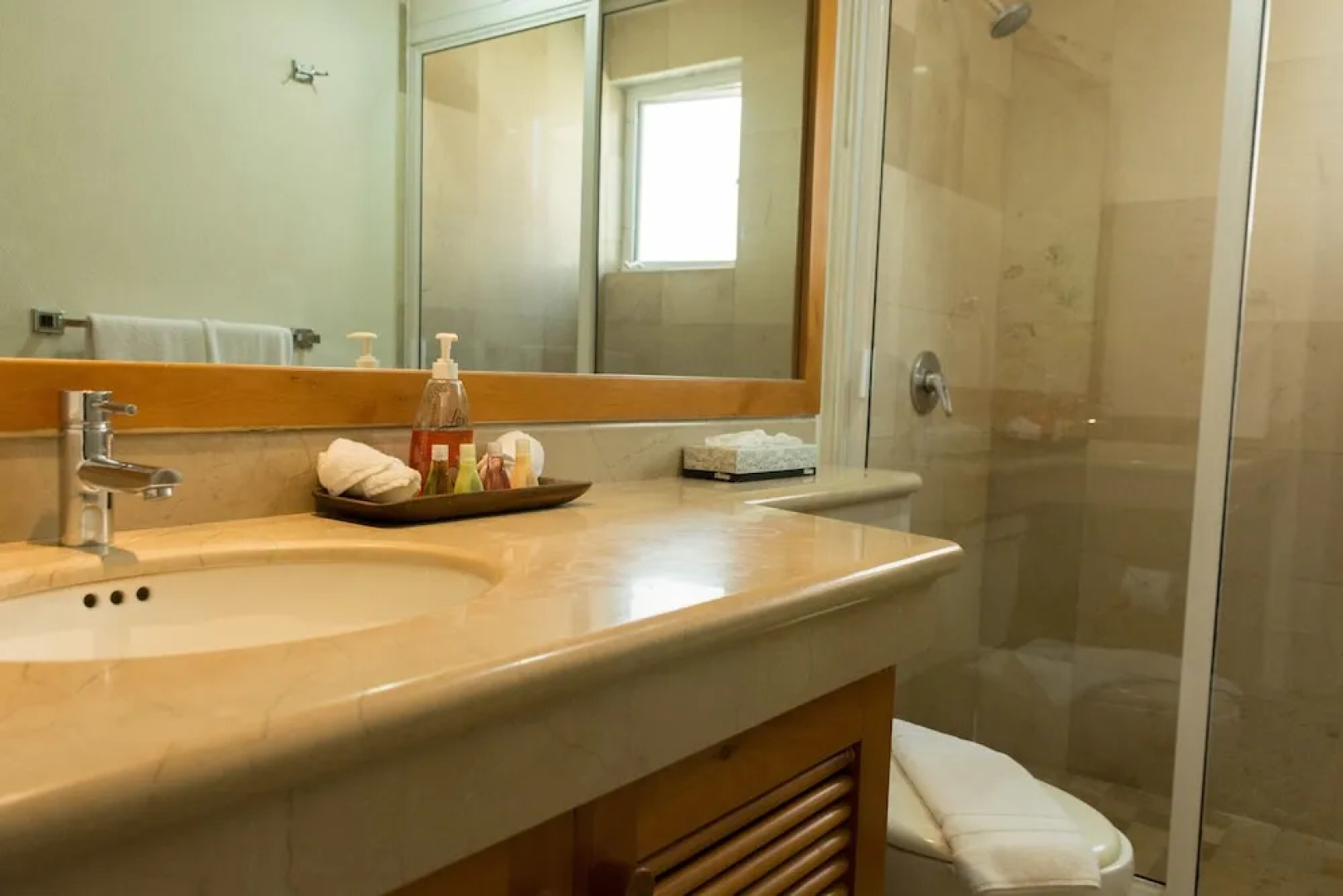 Costa Brava B4. Ocean View Balcony, Wifi, Netflix