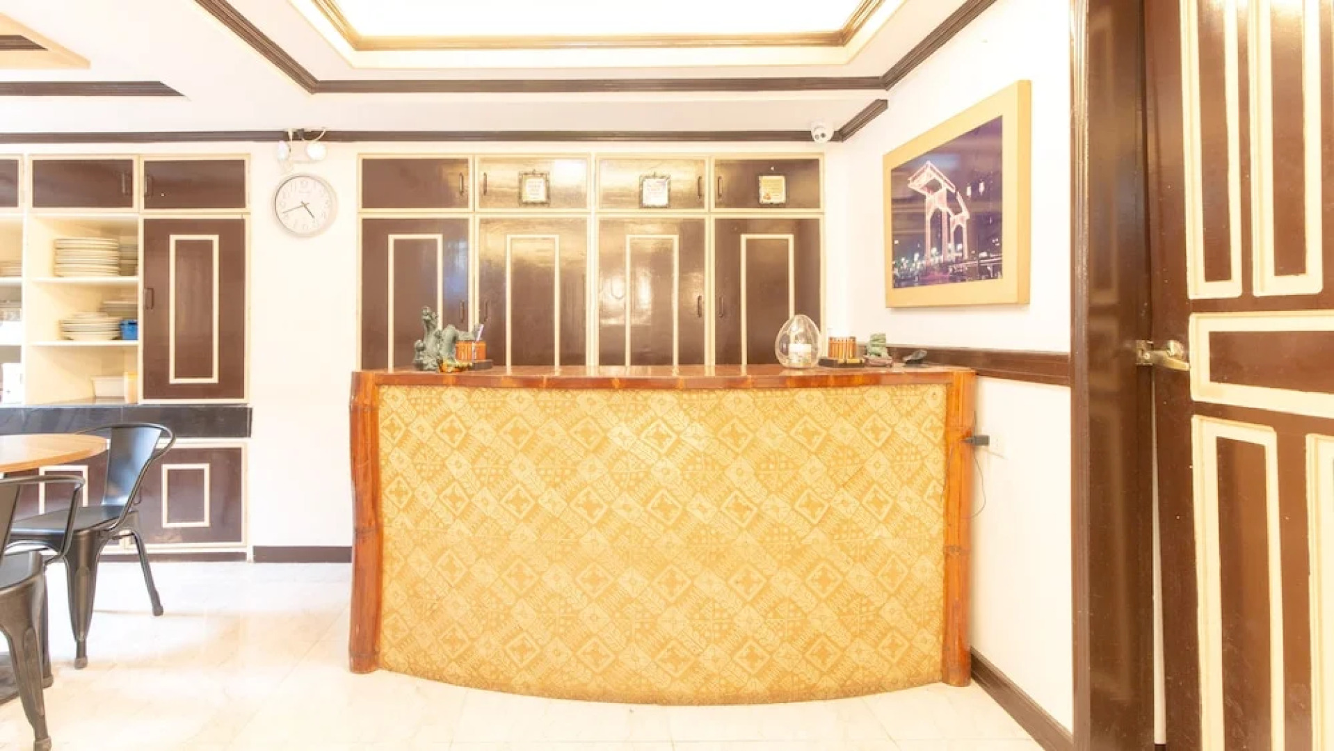 RedDoorz @ Real Street Tacloban