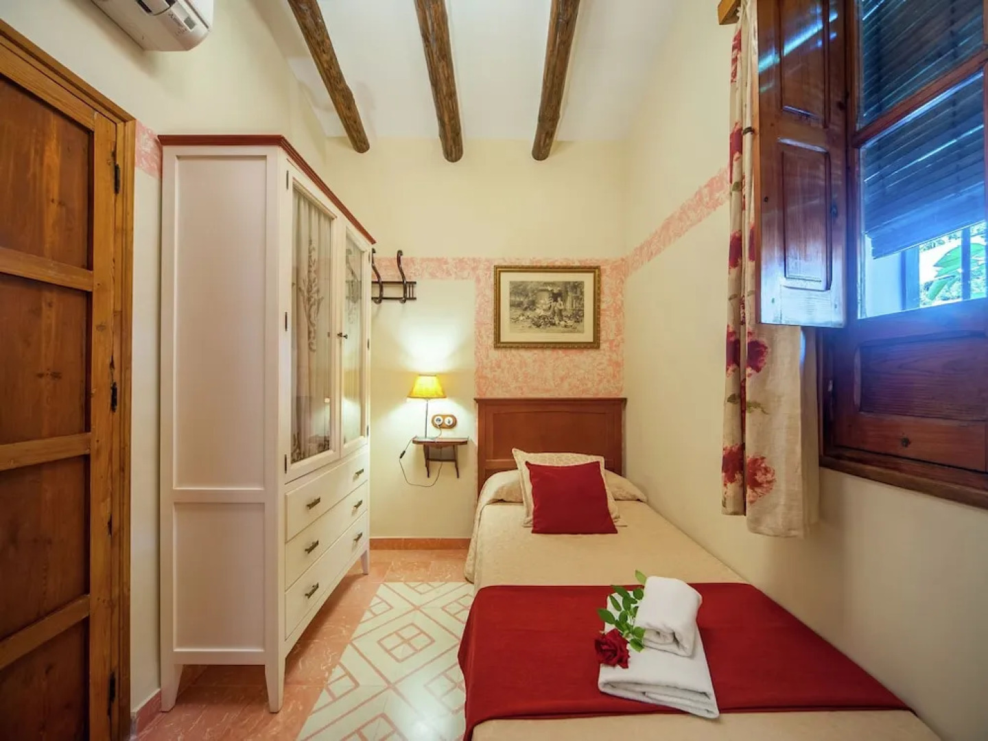 Rustic Cottage in Rute With Swimming Pool