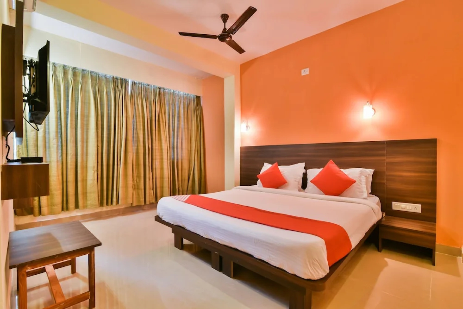 OYO 2333 Aananda Hotel