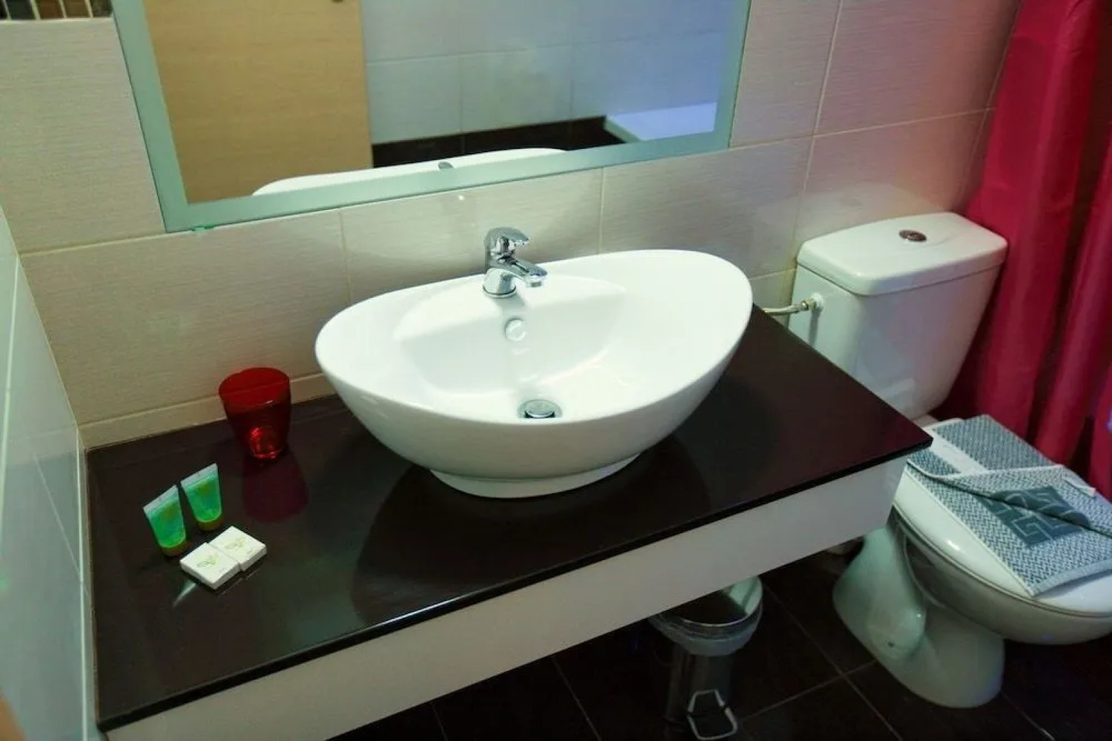 Sun & Sea Luxury Hotel