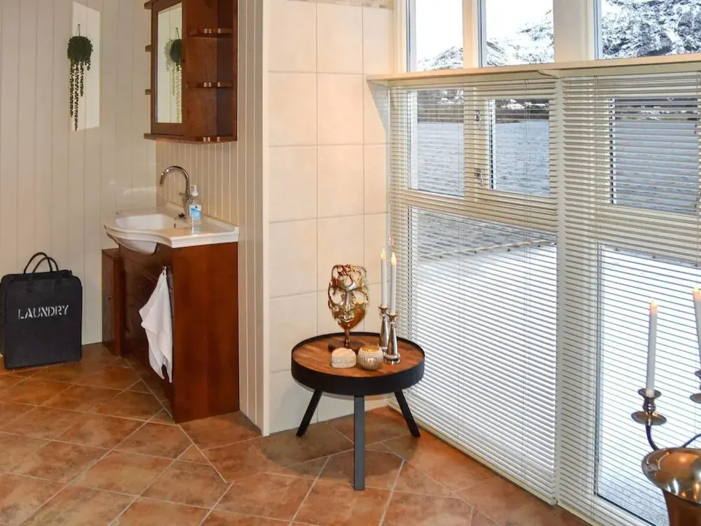 10 Person Holiday Home in Midsund