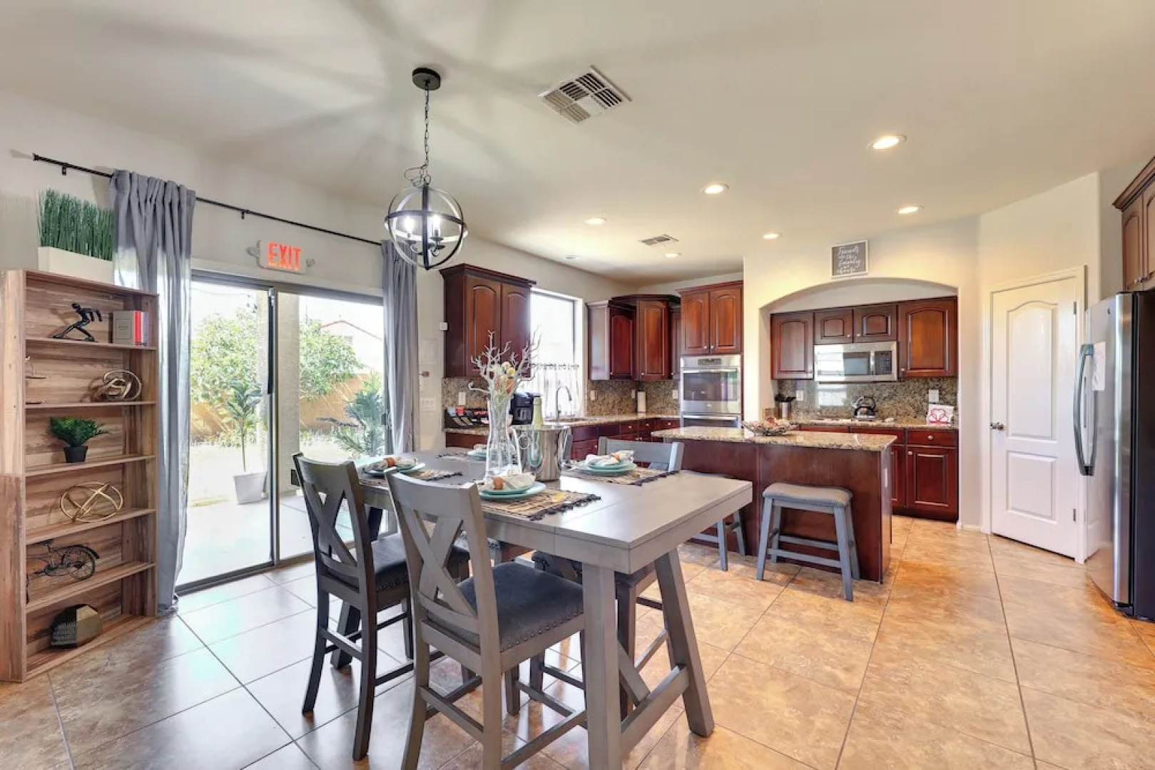 4 Mi to San Tan Valley: Family-friendly Getaway