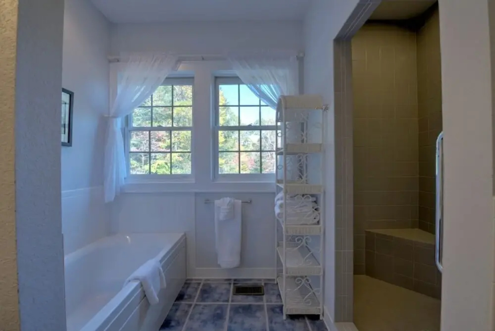 Lake Serenity - 6 Br Home