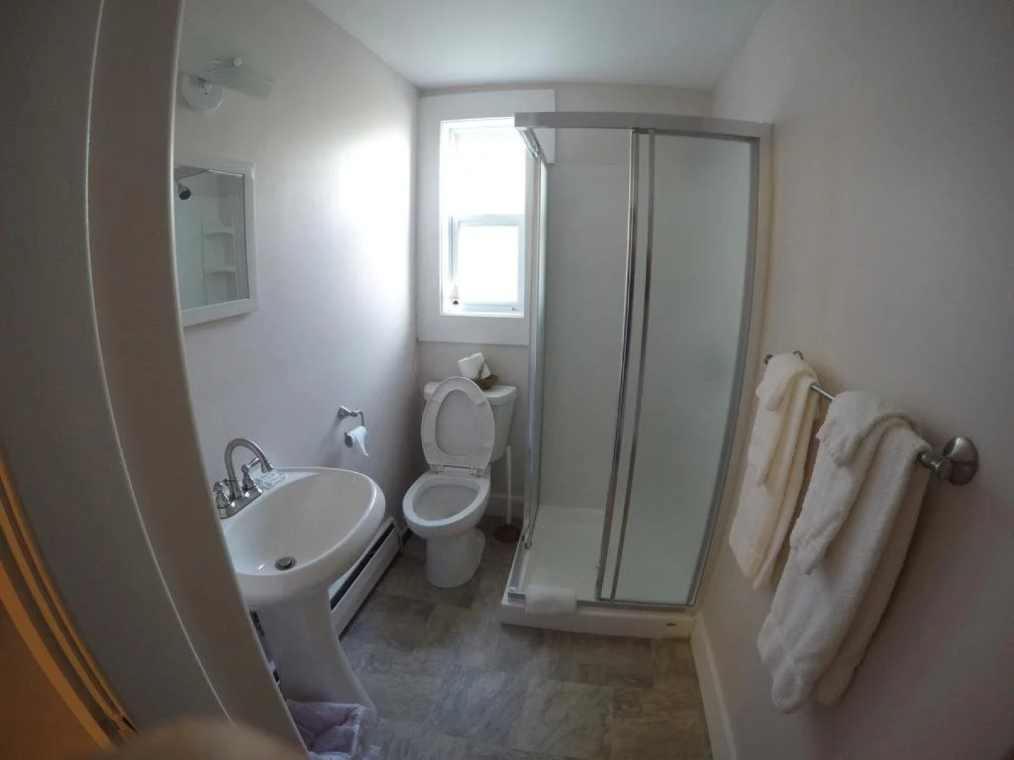 Admiral's Quay Motel & Suites