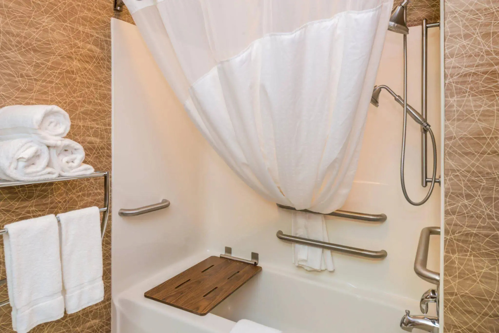 Holiday Inn Express & Suites Bucyrus by IHG