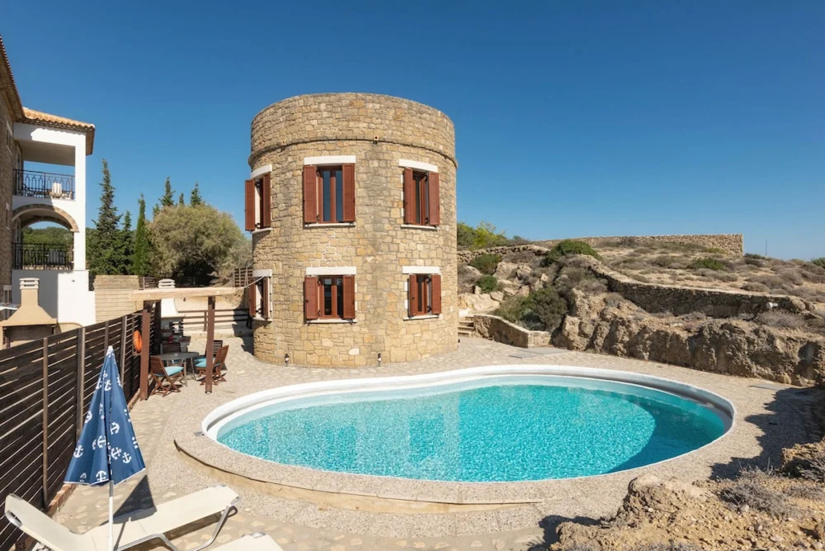 Armonia Seaside Villas