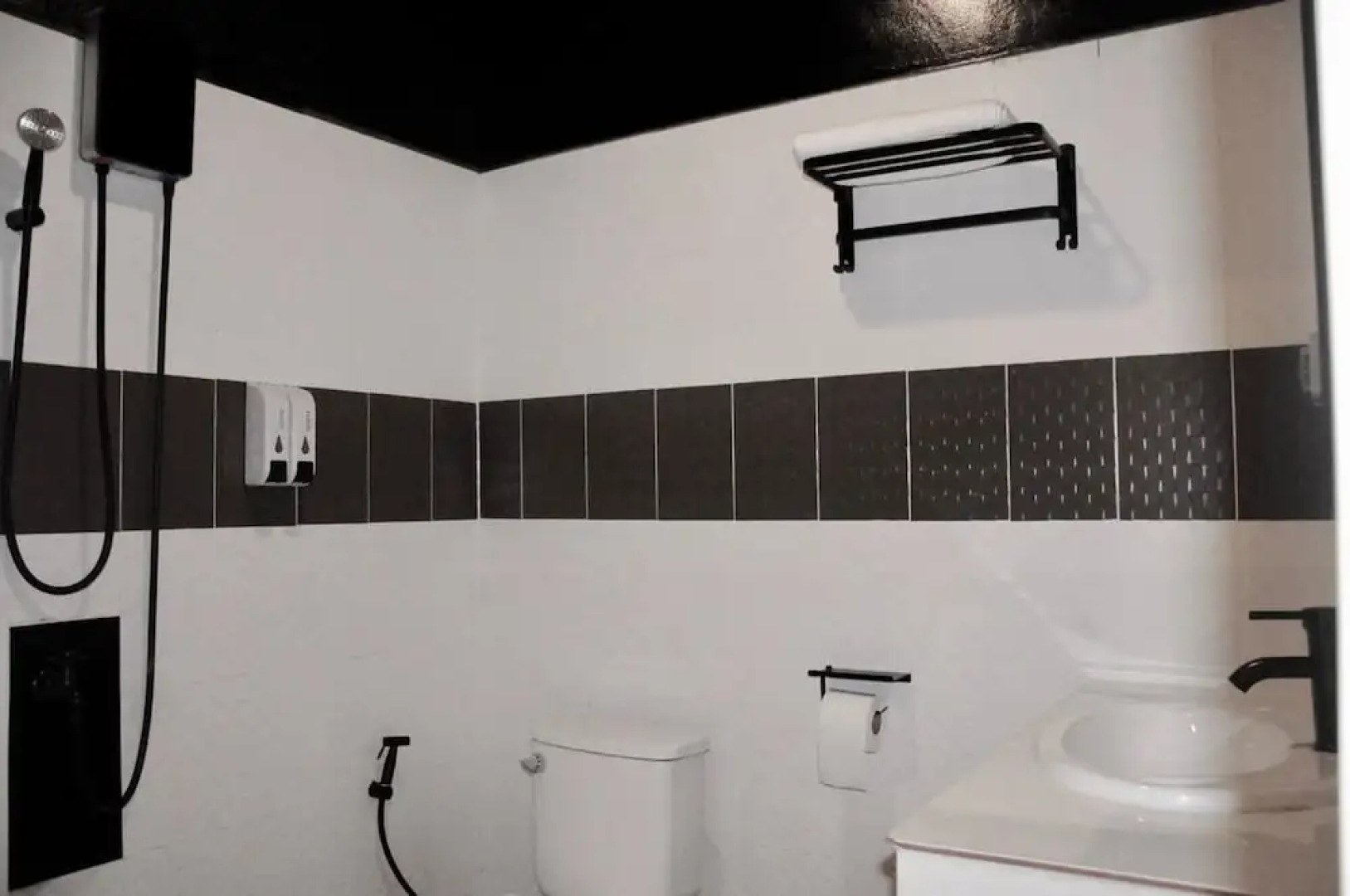 Oasis Hotel-Pods - Adults Only