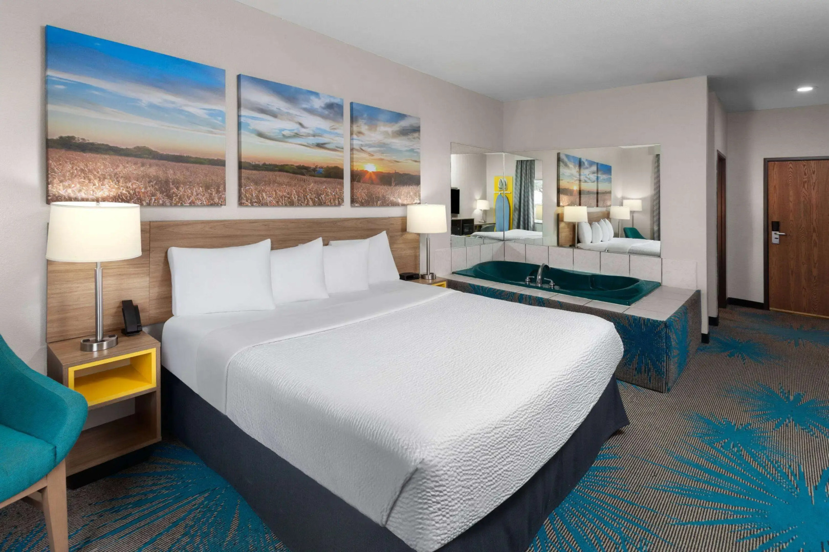 Days Inn & Suites by Wyndham Morris/I-80