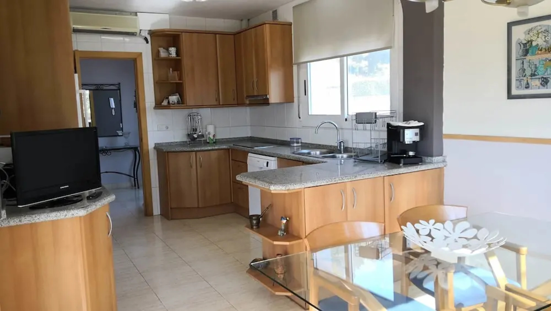 Villa familiar buhardilla piscina y BBQ