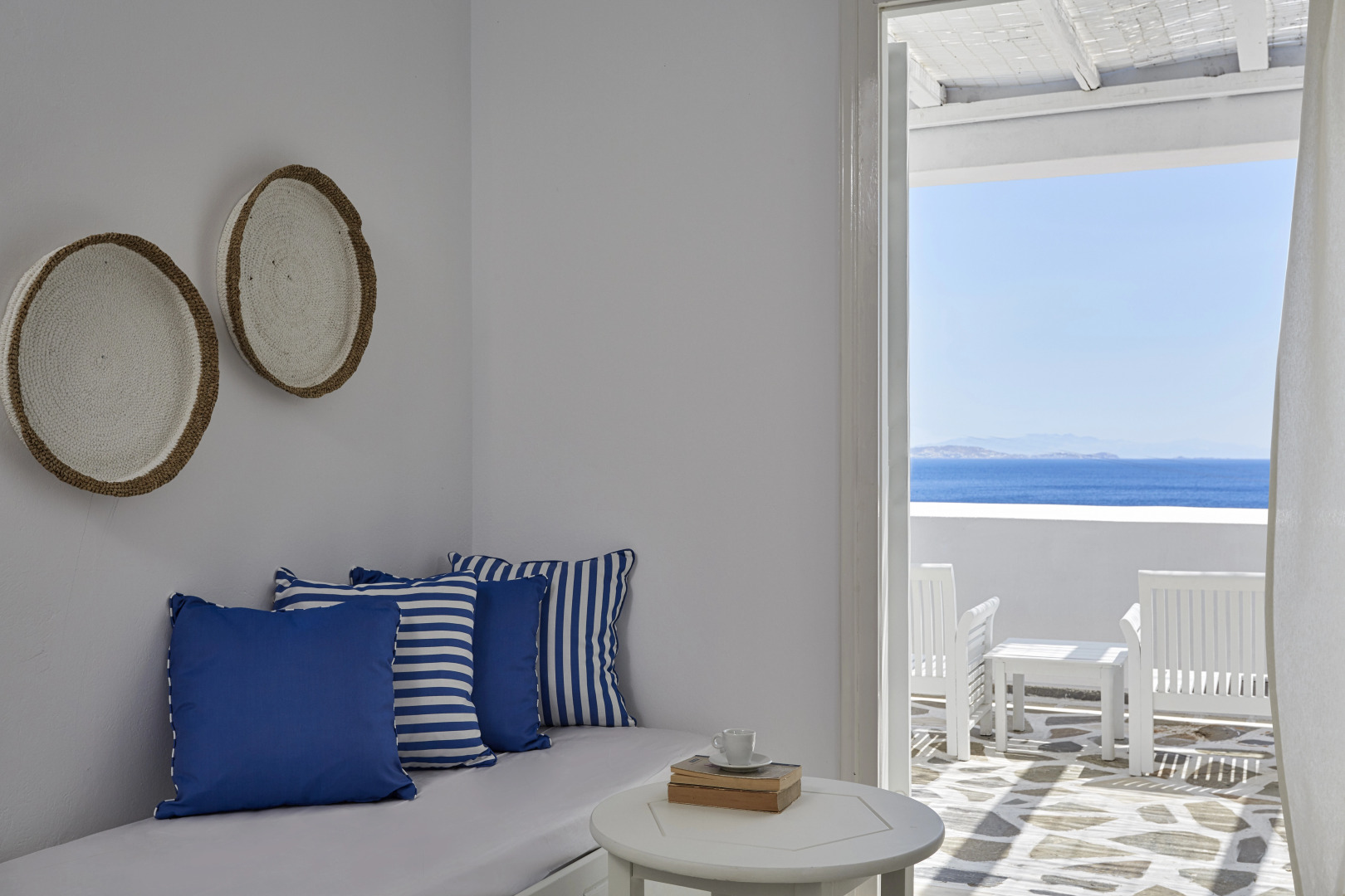 Mr & Mrs White Tinos