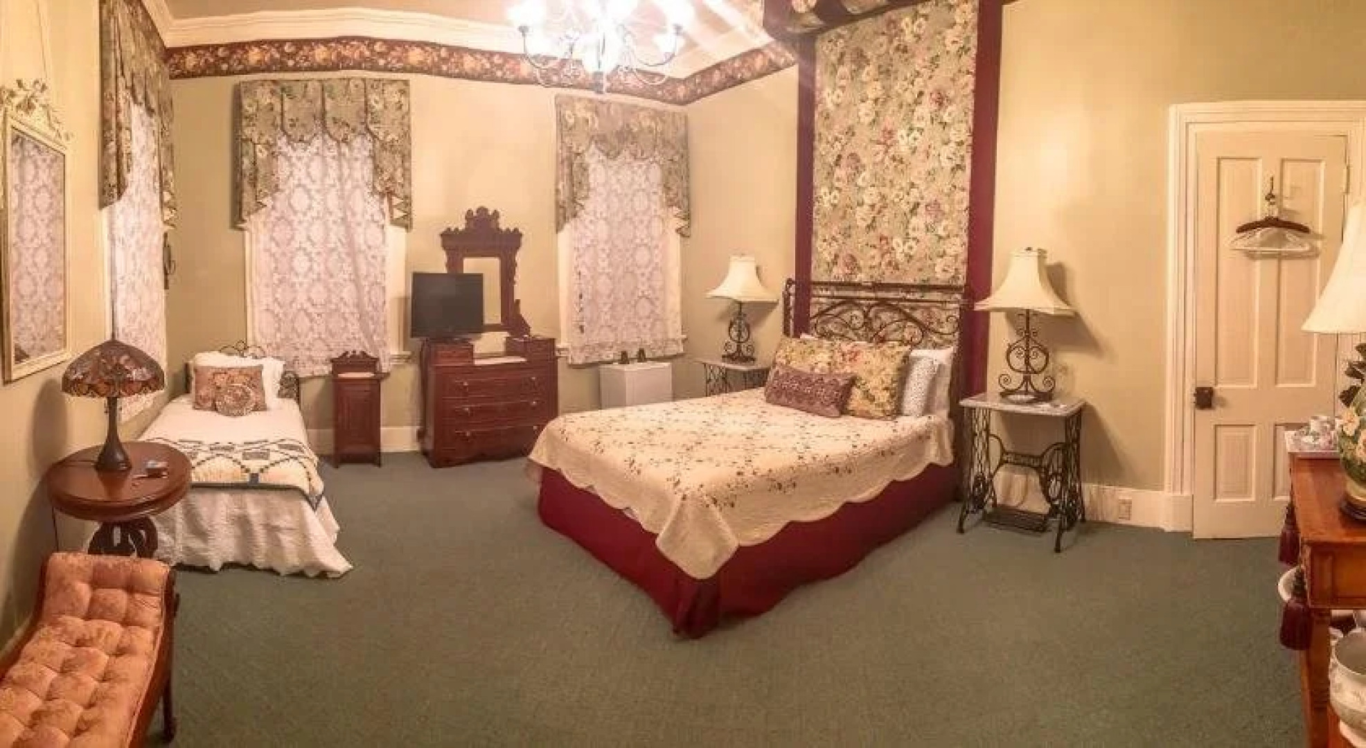 Flowertown Bed & Breakfast