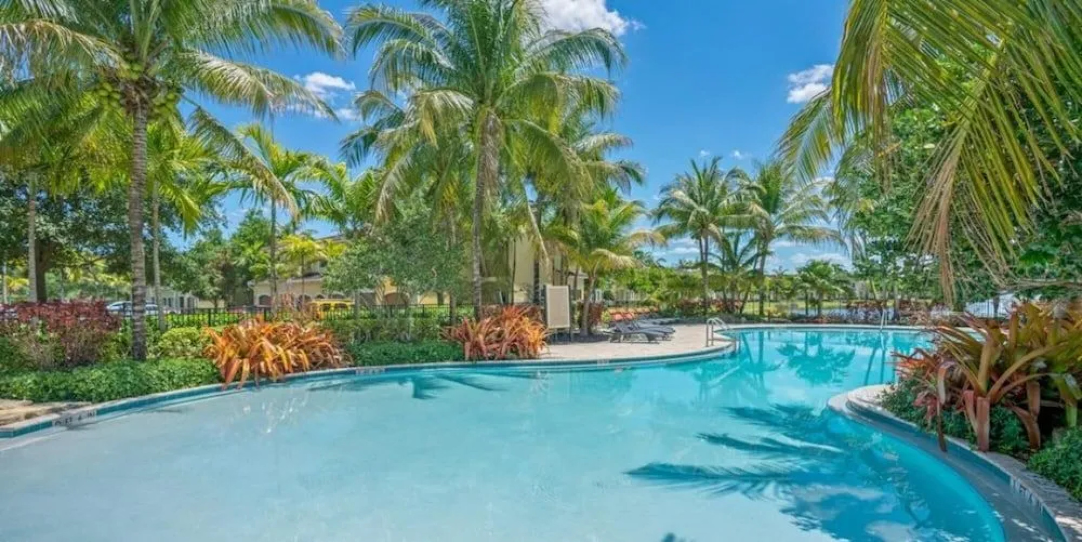 Landing Modern Apartment With Amazing Amenities Id5223