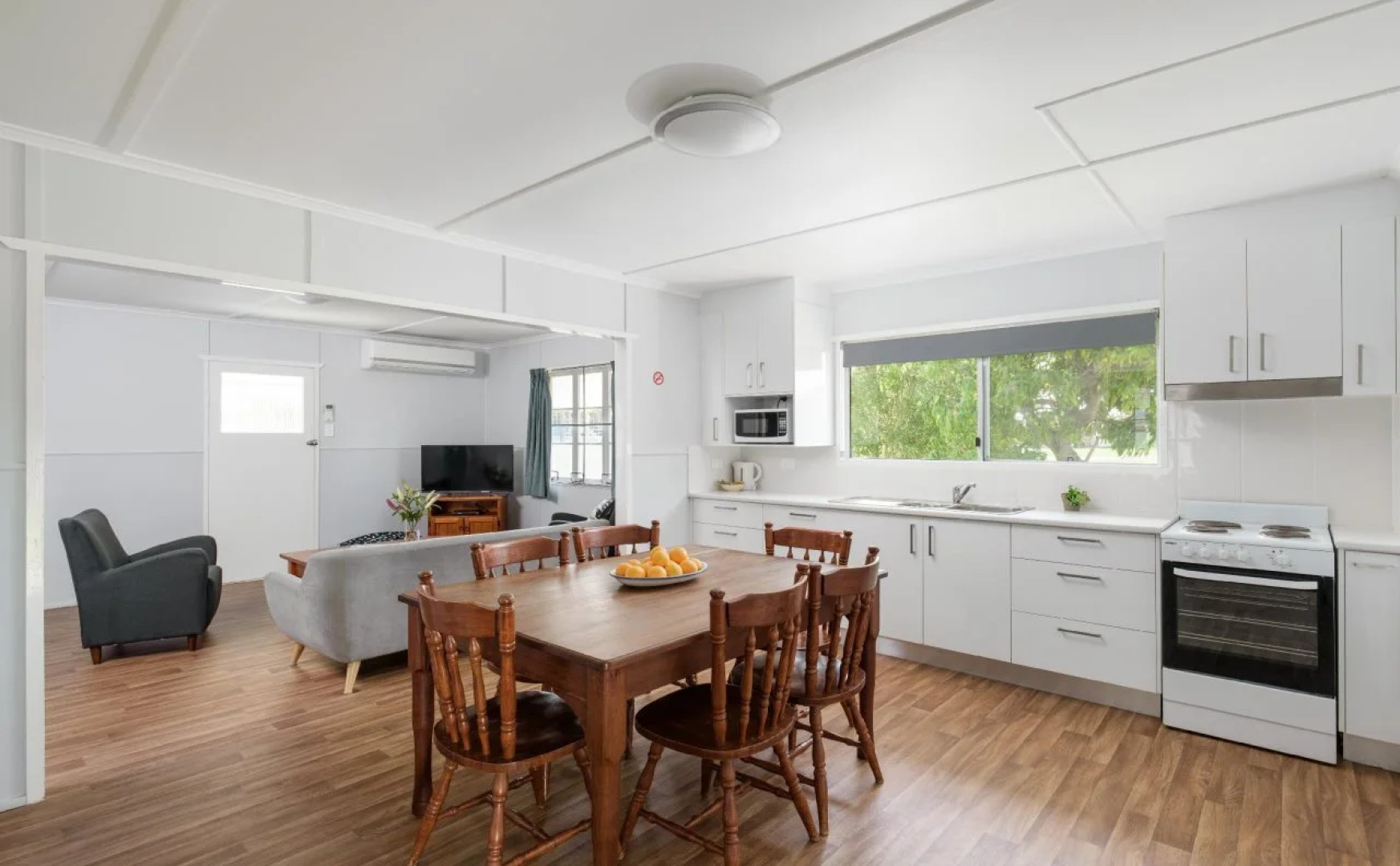 Tin Can Bay's Sleepy Lagoon Motel