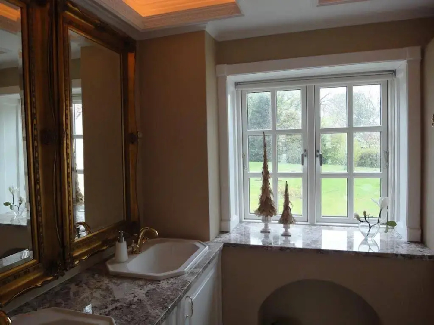 Skrøbelev Gods Manor House