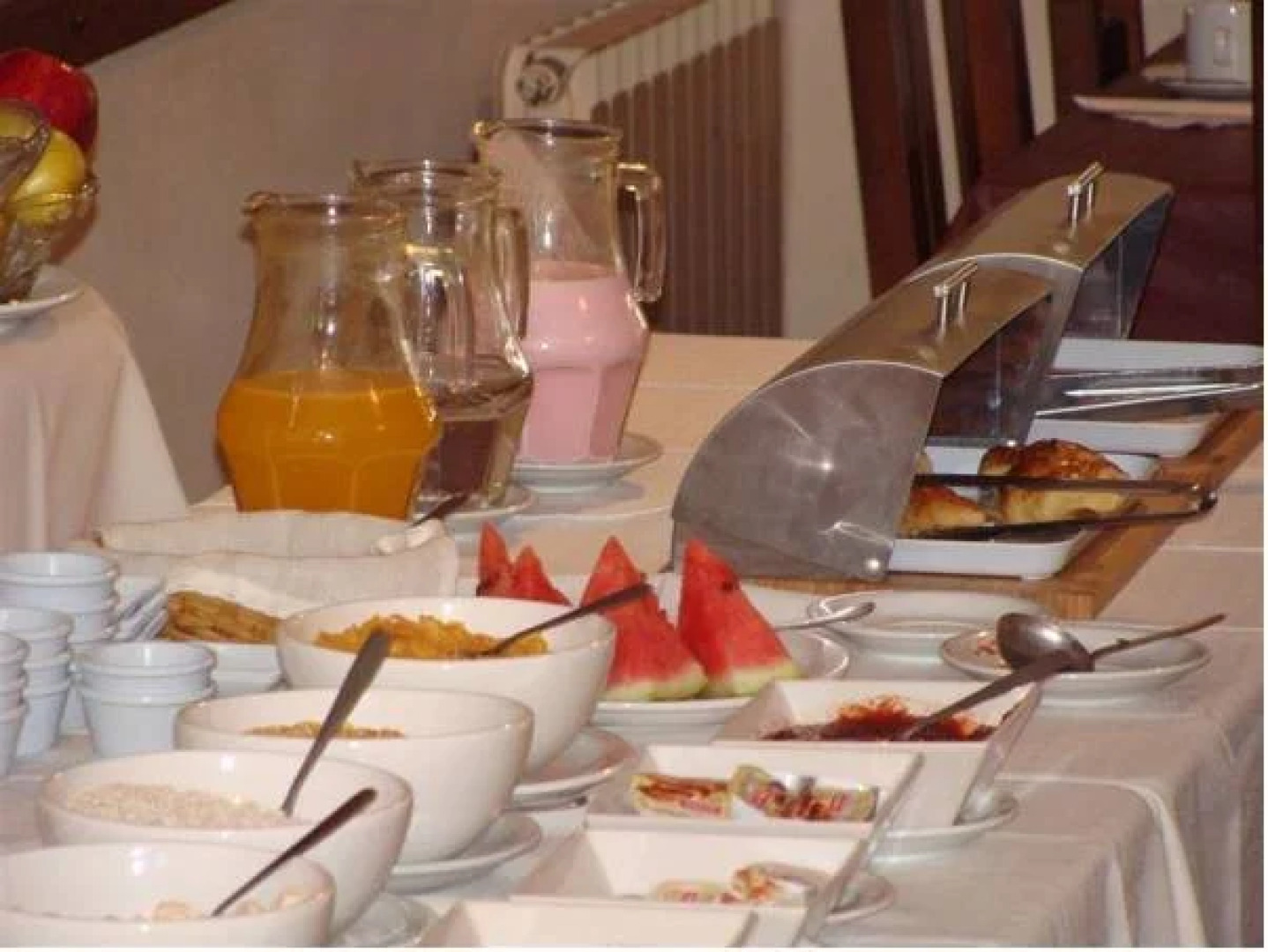 L'Hirondelle - Adults Only