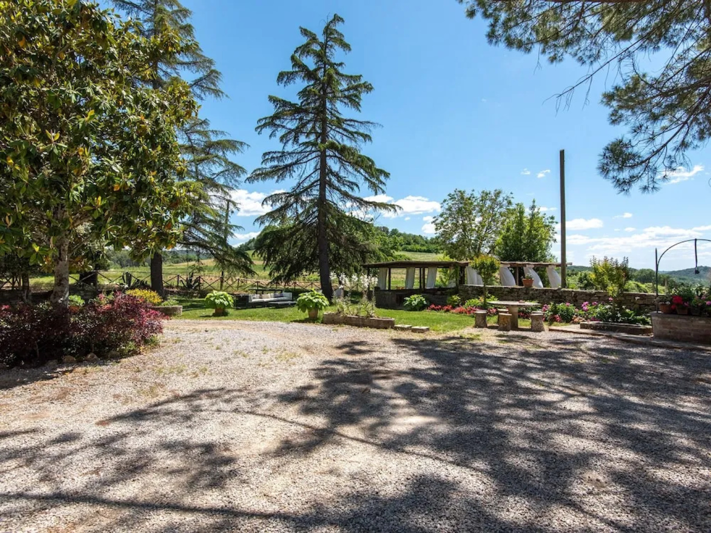 Secluded Apartment in Rapolano Terme with Garden