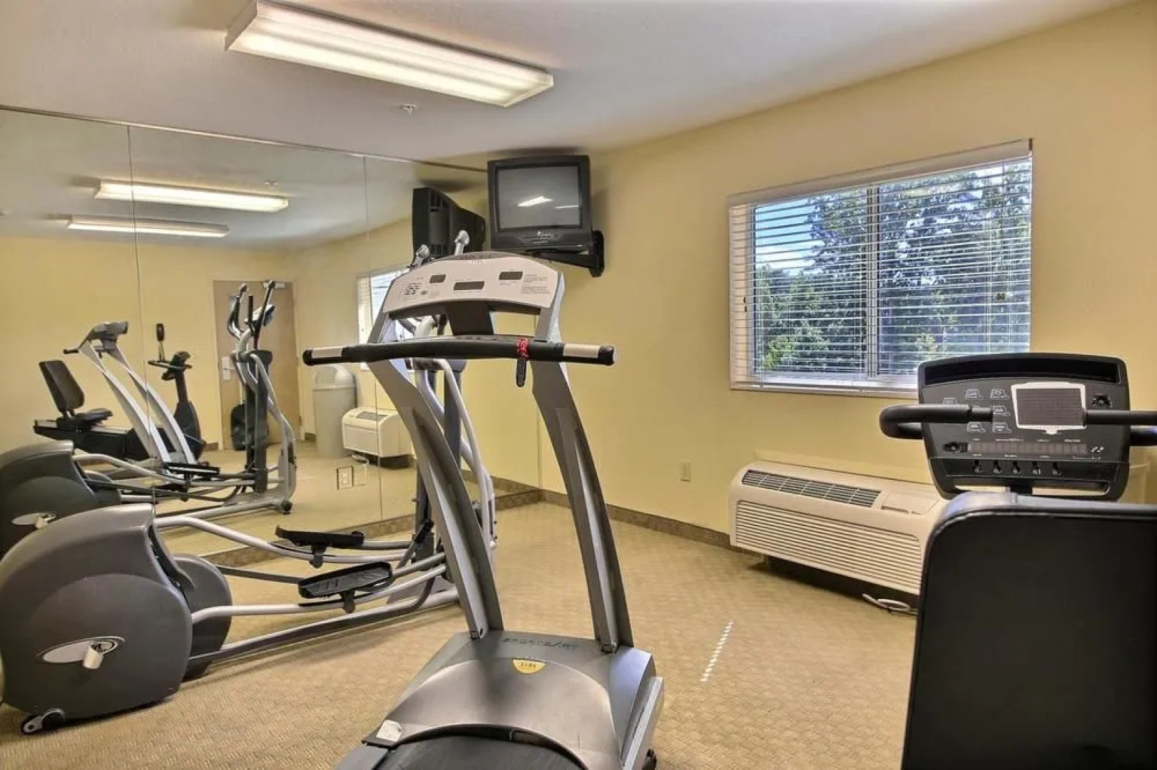 InTown Suites Extended Stay Newport News VA - I-64