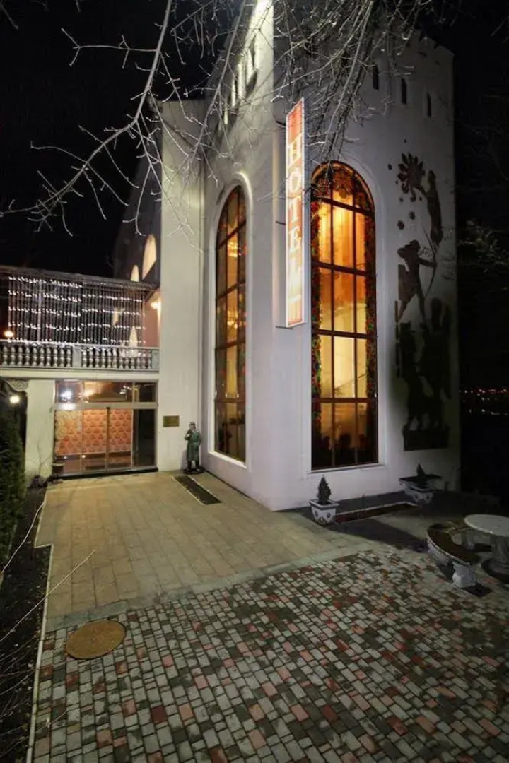 Urartu Hotel