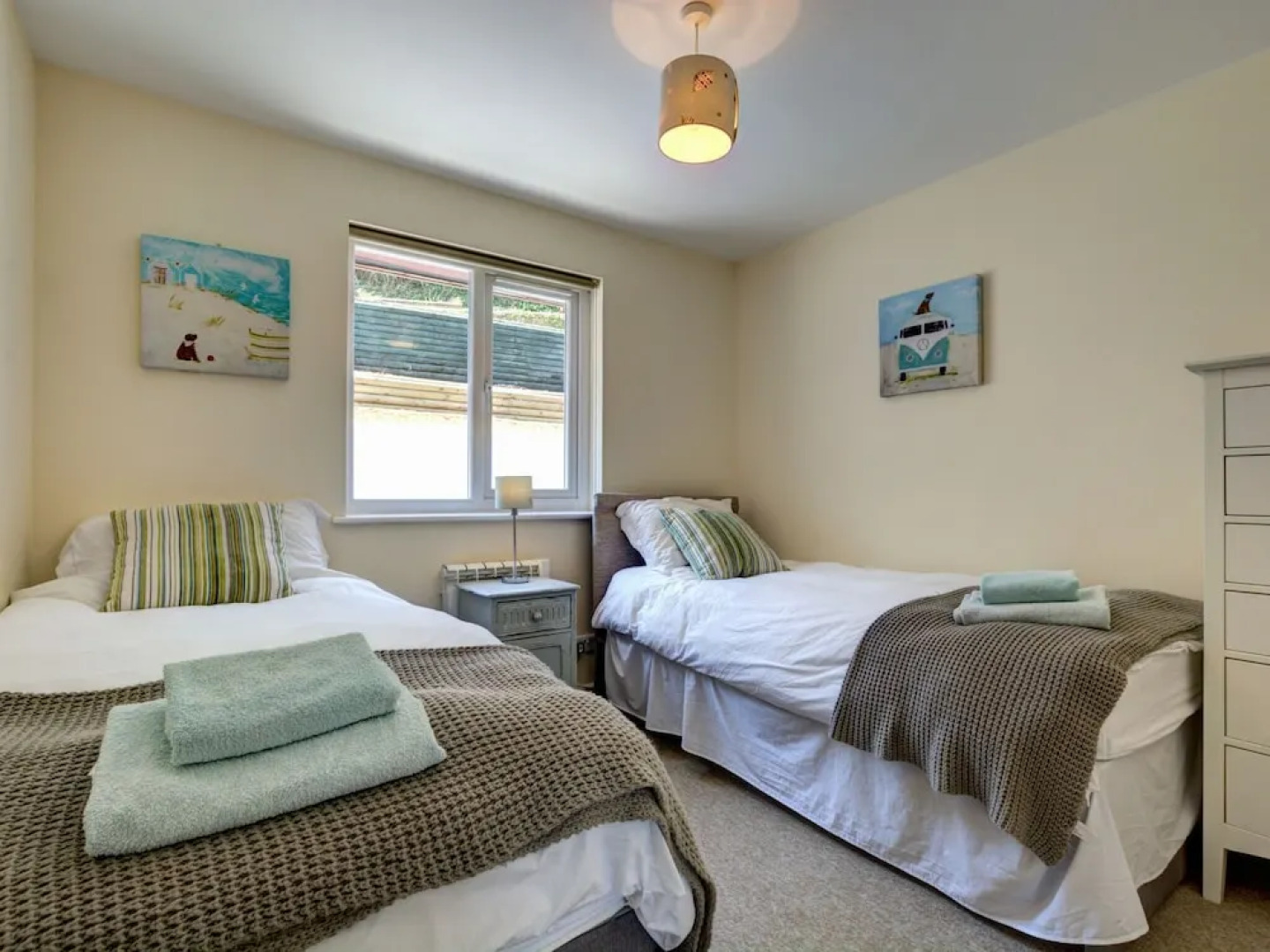 Beautiful Holiday Home in Mawgan Porth With Garden