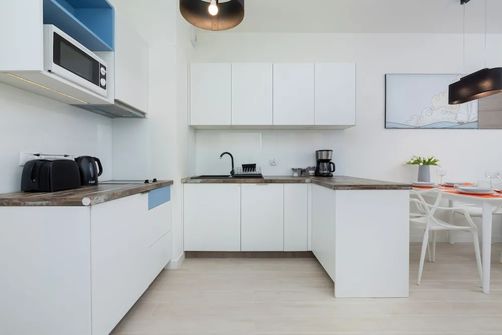 Aquamarina Onyx Apartments by Renters