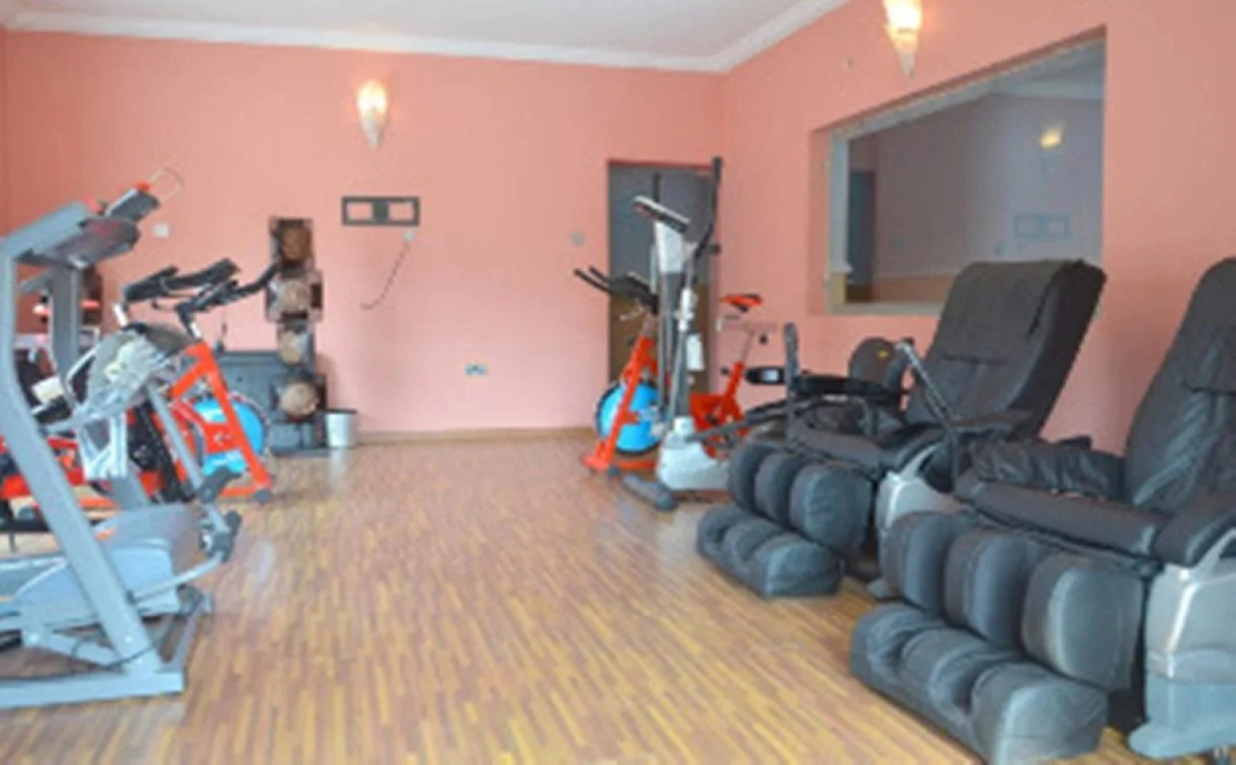 Bleu Ivy Hotel And Suites