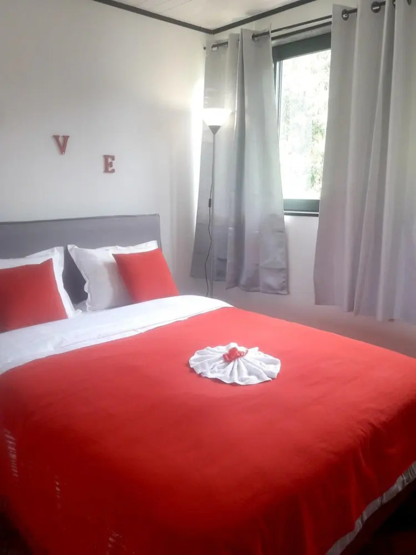 Apartment With one Bedroom in Saint-benoit, With Wonderful Mountain Vi