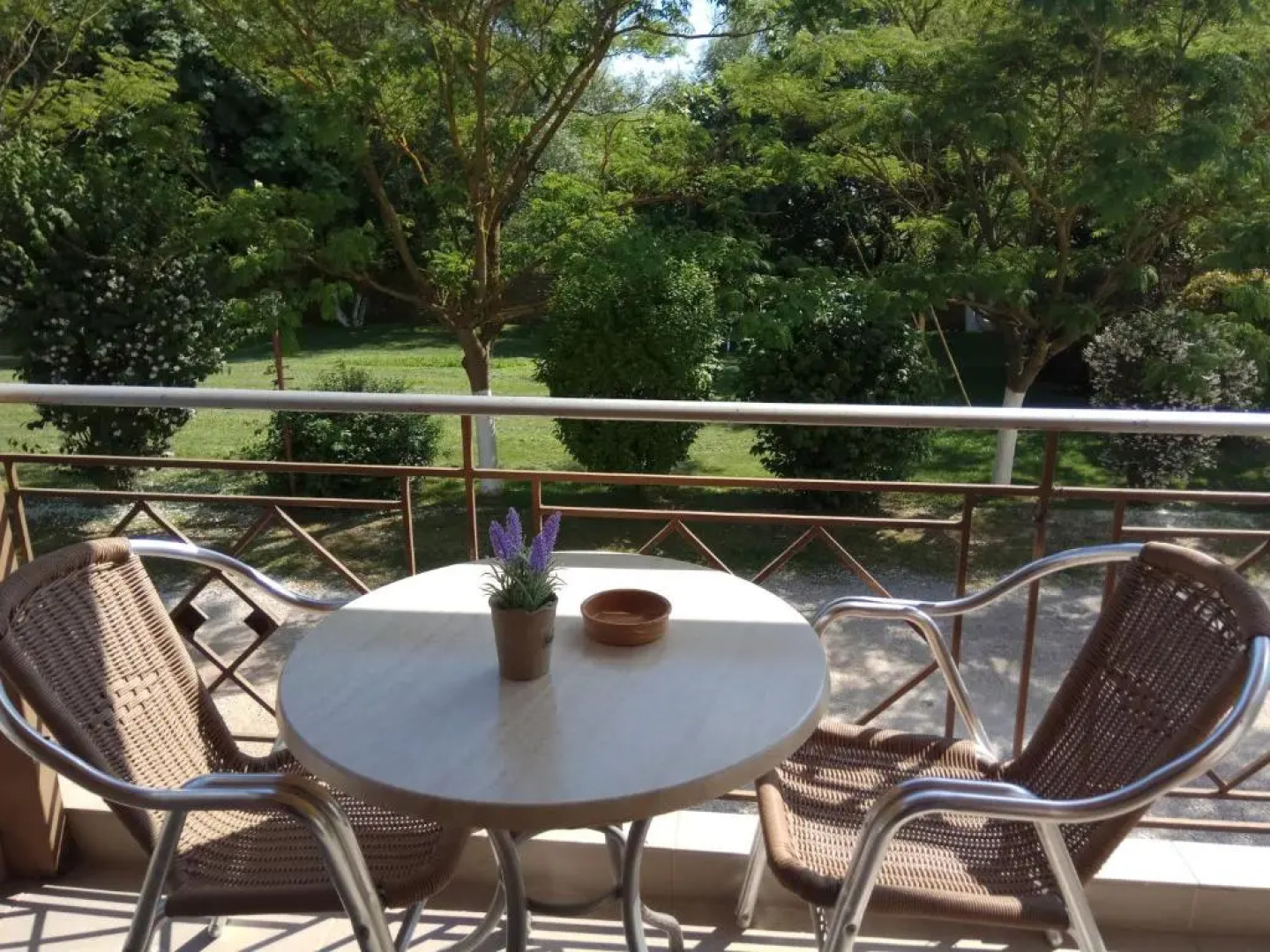 Zisis Garden Studios