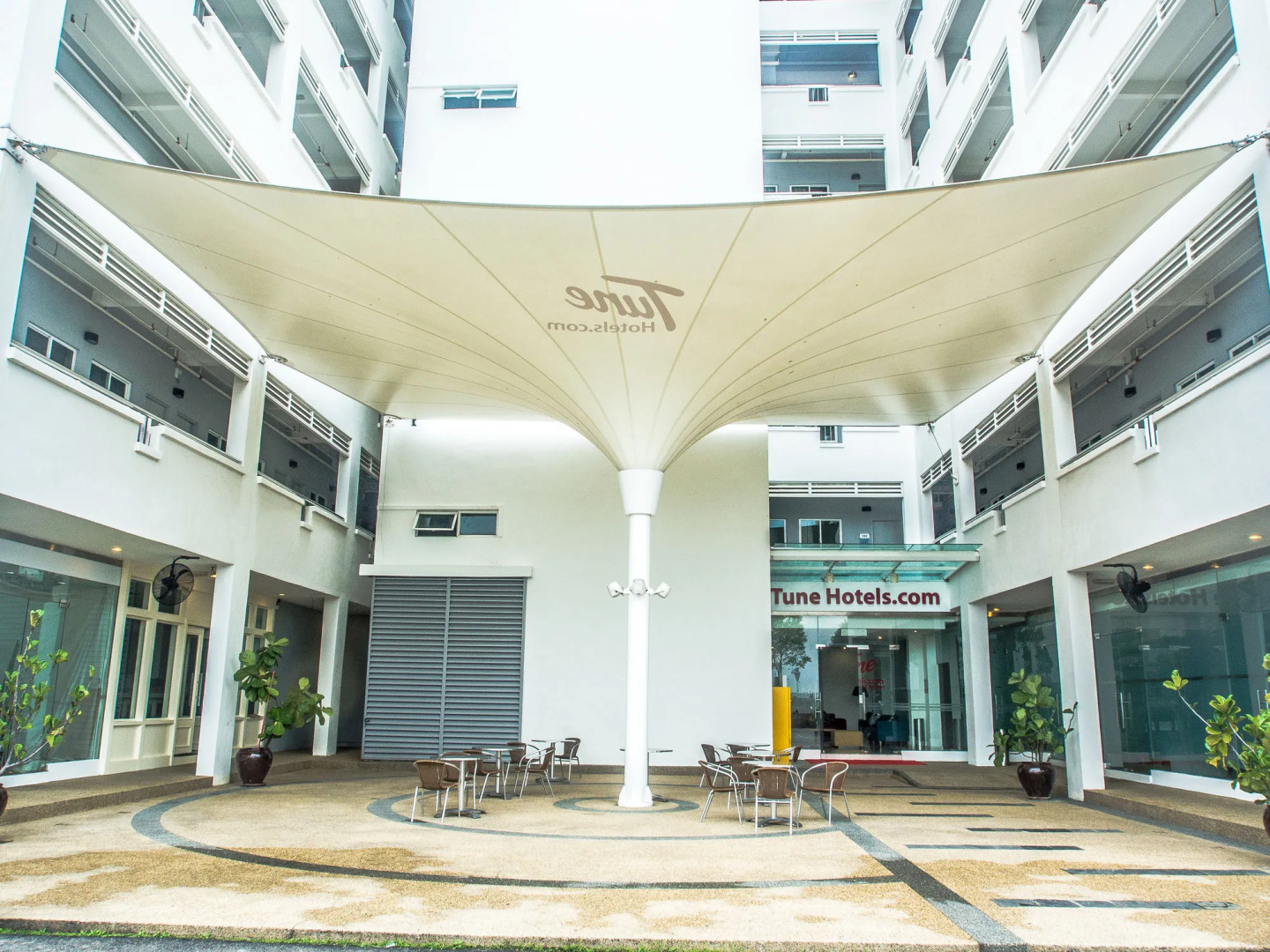 Tune Hotel KLIA Aeropolis