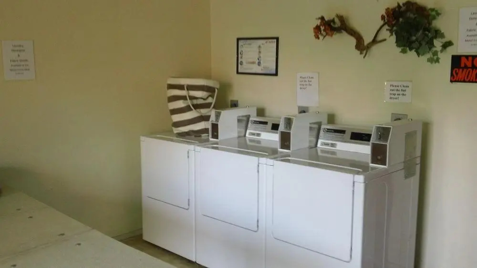 Bonnie Springs Ranch Motel