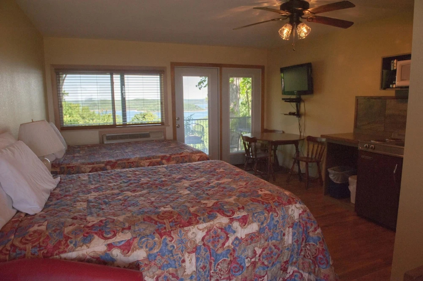 Beaver Lakeview Resort