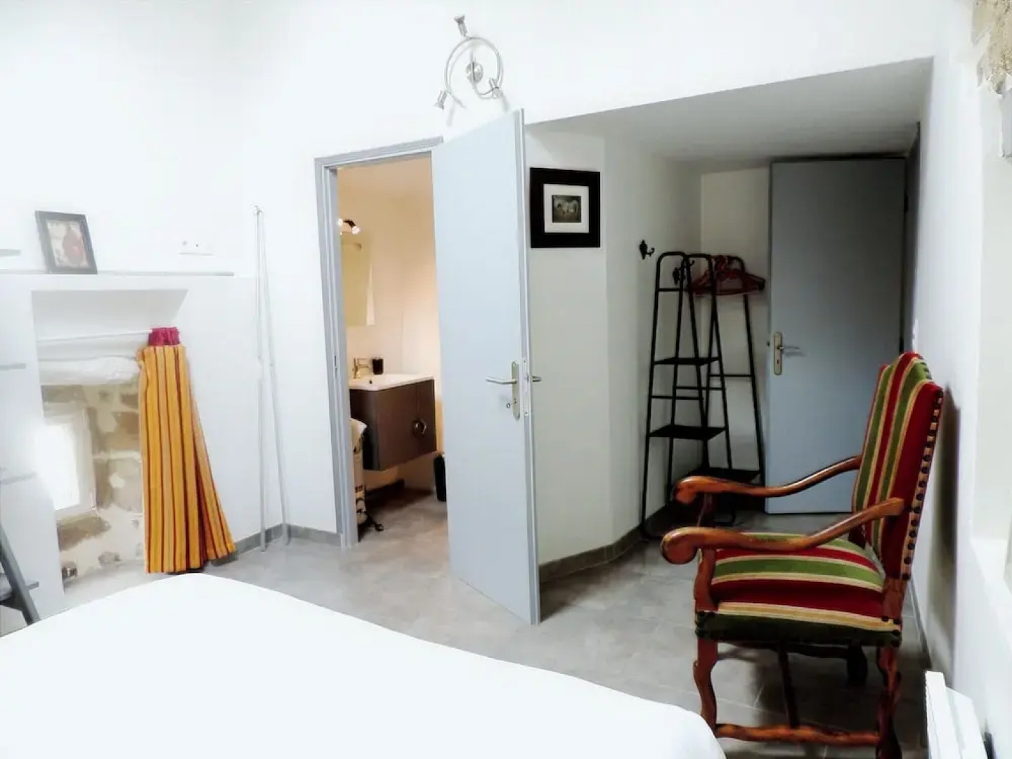 Authentic Stone Mas Retreat