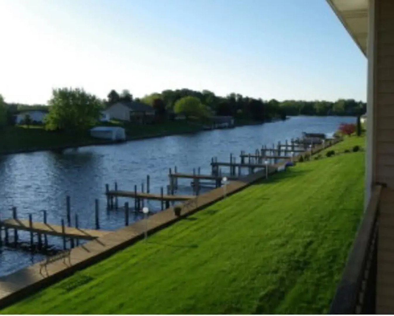 Fleetwood Inn & Suites