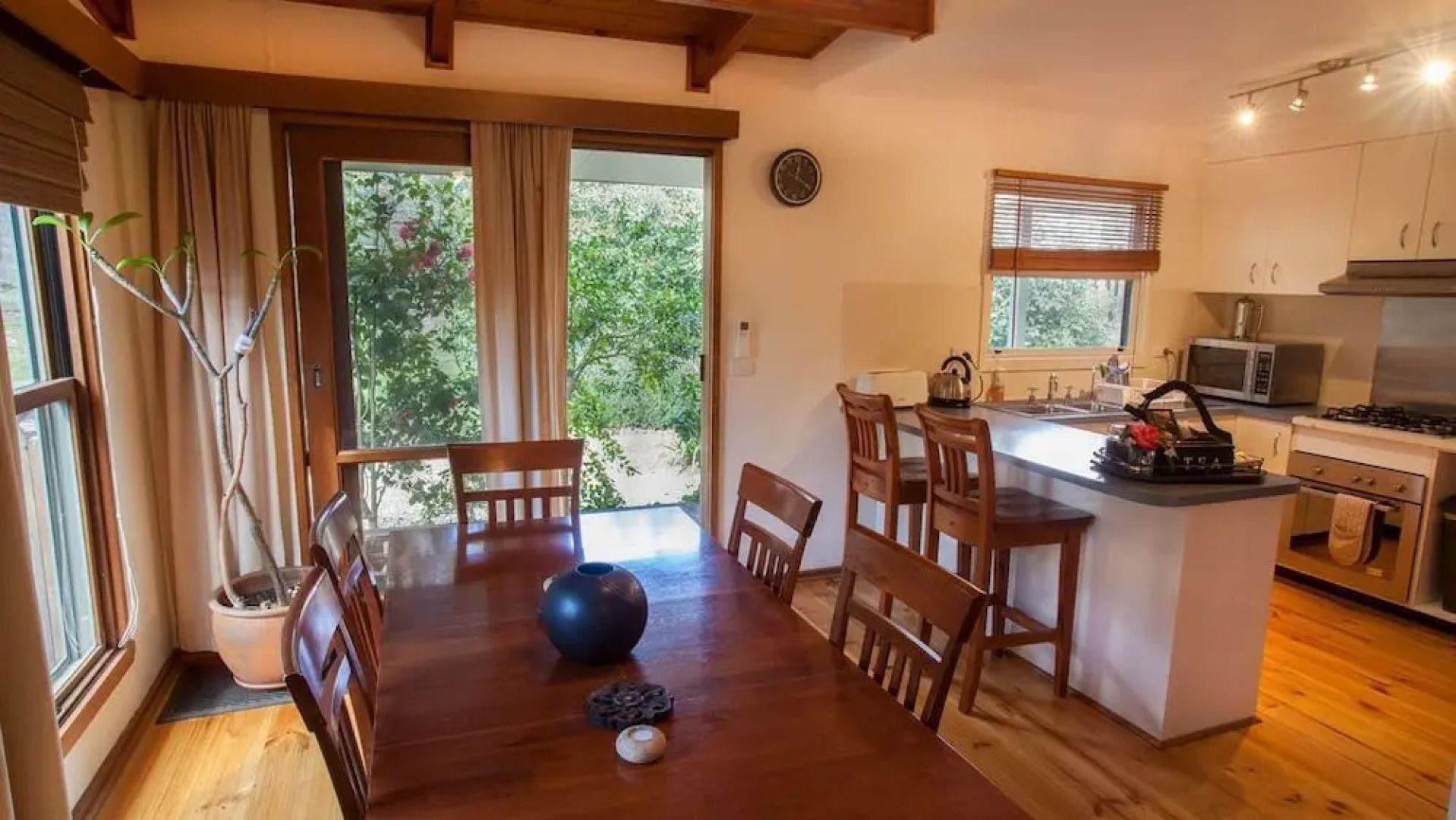 Mystic View Cottage Wandiligong