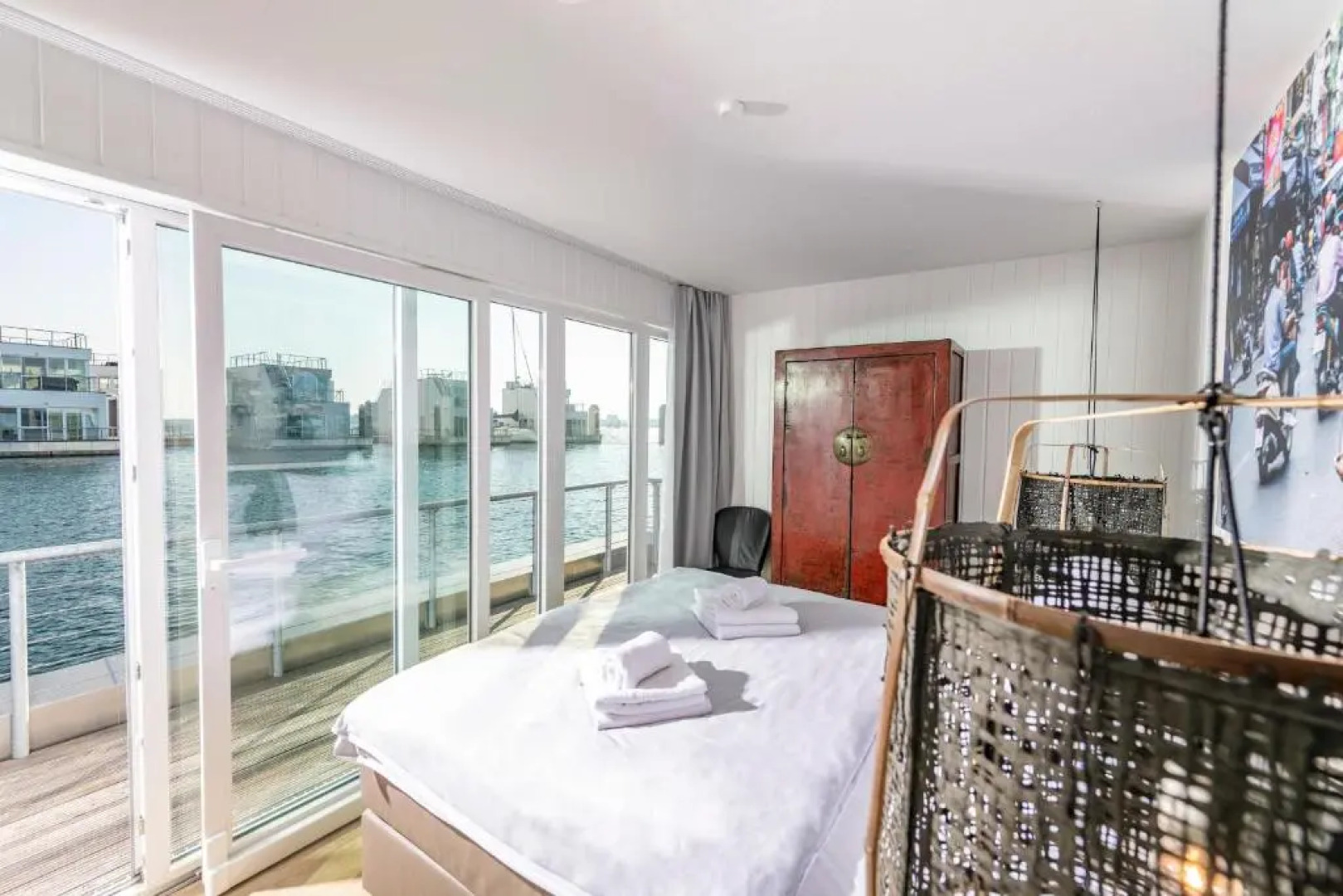 Schwimmendes Haus 10 Grad Ost