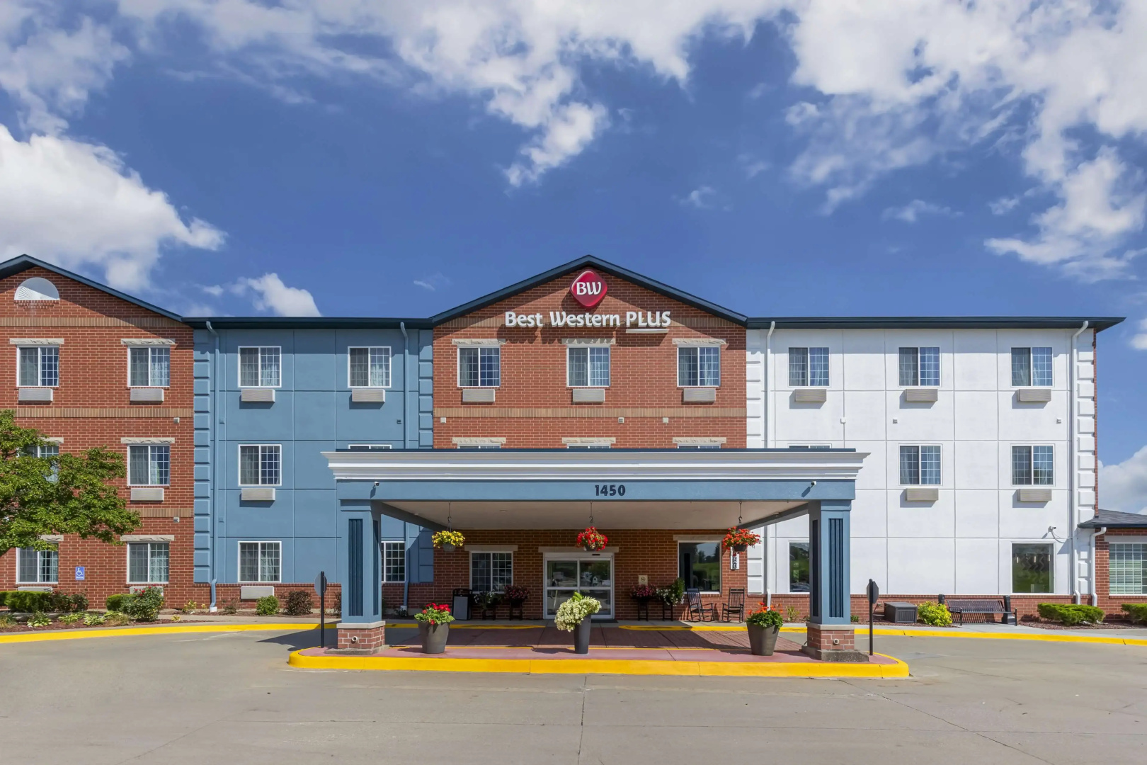 Best Western Plus Des Moines West Inn & Suites