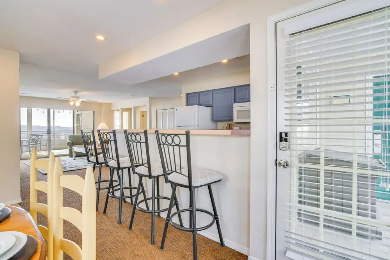 Resort Hot Tub Access! Table Rock Lake Condo