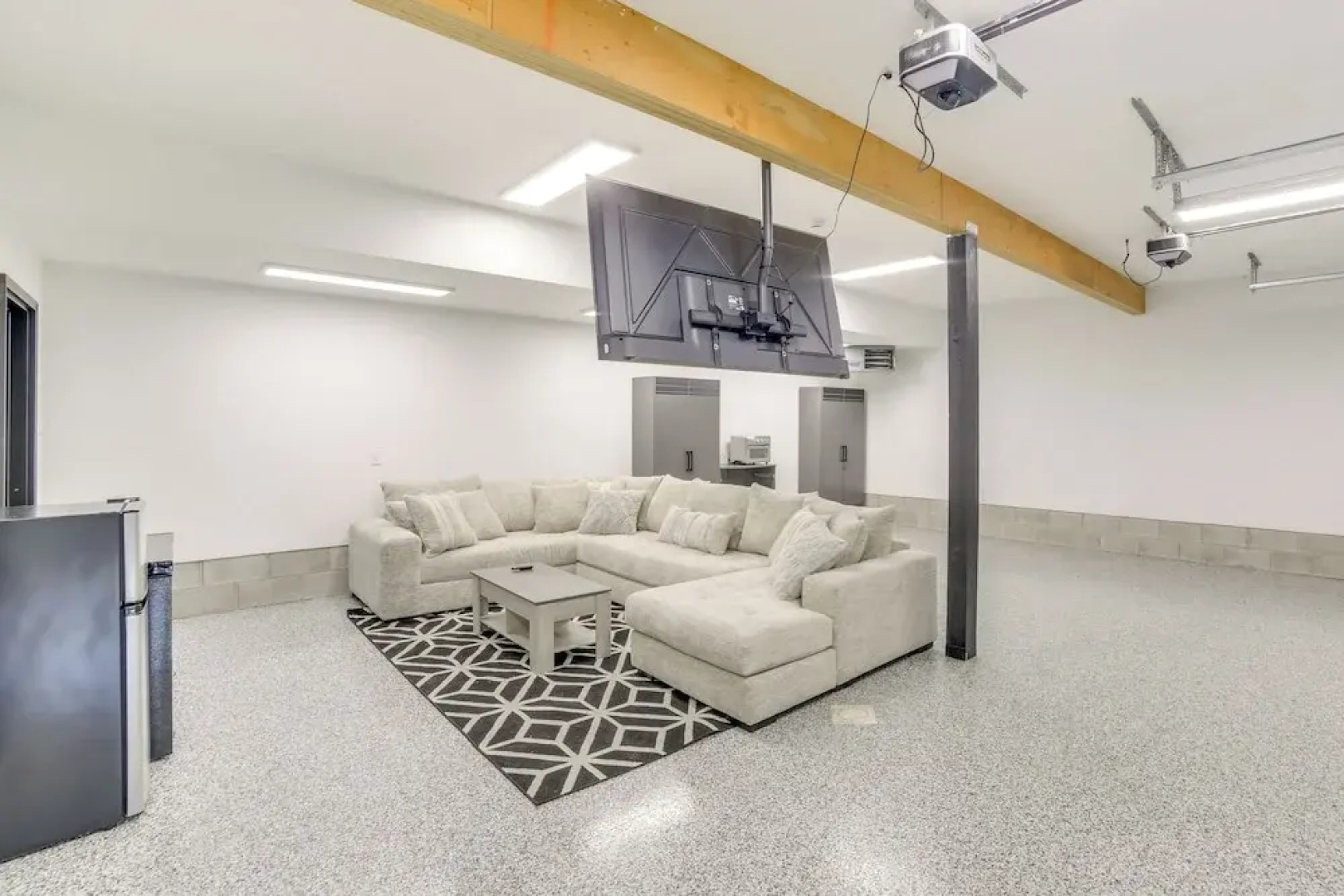 Walk to Waterfront: Michigan Retreat w/ Game Room