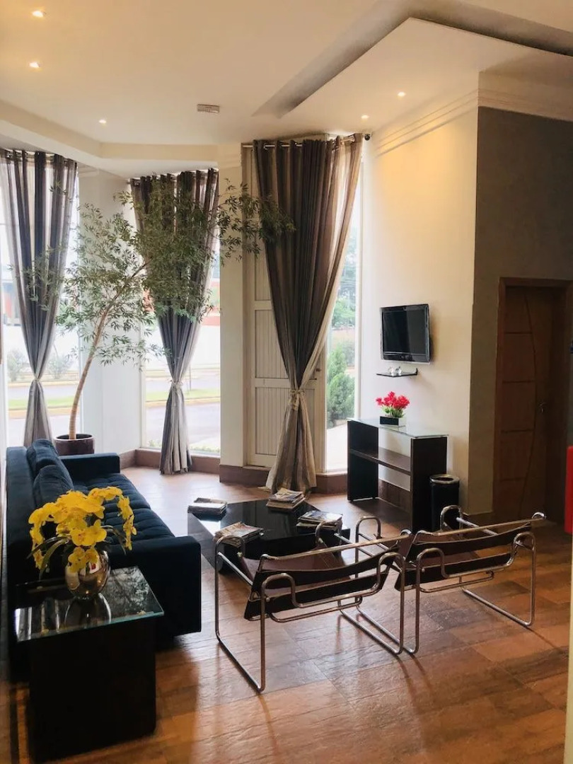 Shelton Palace Hotel